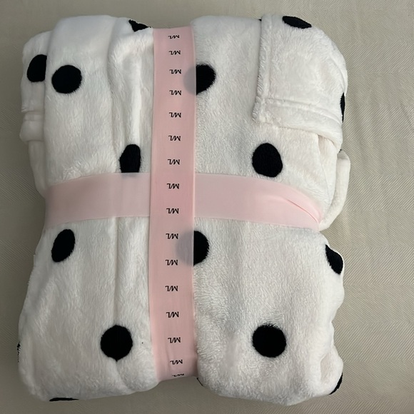 Victoria Secret Robe - Picture 2 of 3